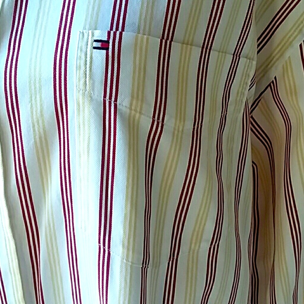 Tommy Hilfiger button down - Picture 4 of 5